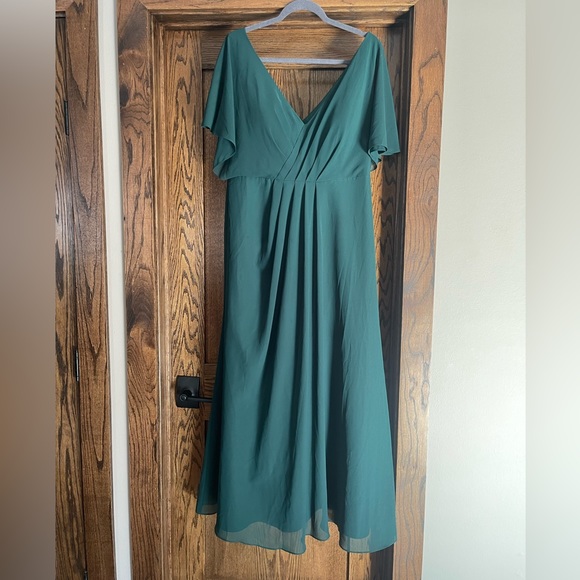 Revelry Gwen Chiffon Dress Emerald Green Size 16 Petite Length - Picture 1 of 12